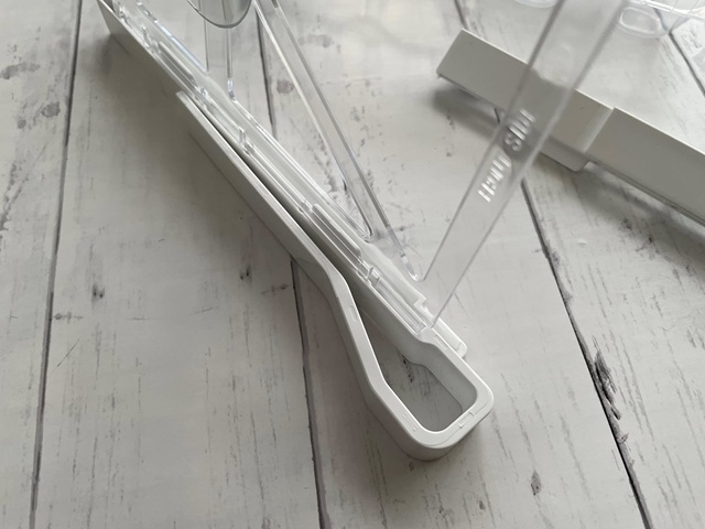 ダイソーの「吊り下げ冷蔵庫収納ケース（卵用）組み立て方「FRONT SIDE」を手前