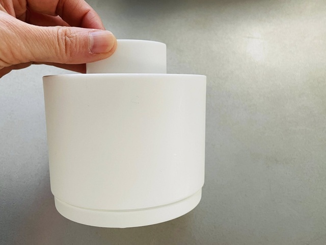 ダイソー　回転できる収納ケース　高さは約8cm