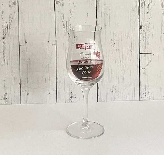 ダイソー　赤ワイングラス