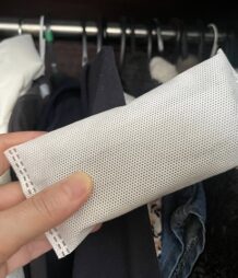 ダイソー　置くだけ竹炭　クローゼットにも